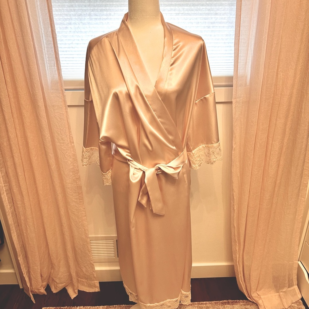 Women's Blush Satin Robe Silk Kimono Bathrobe- brand new!